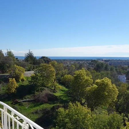 La Riviera Villa