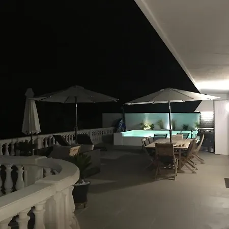 La Riviera *