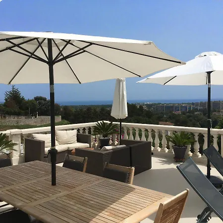 La Riviera Villa