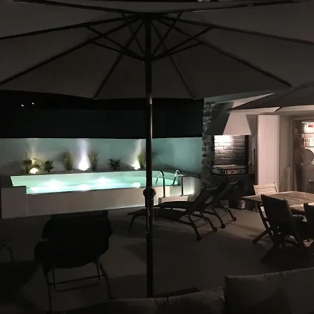 Villa La Riviera *